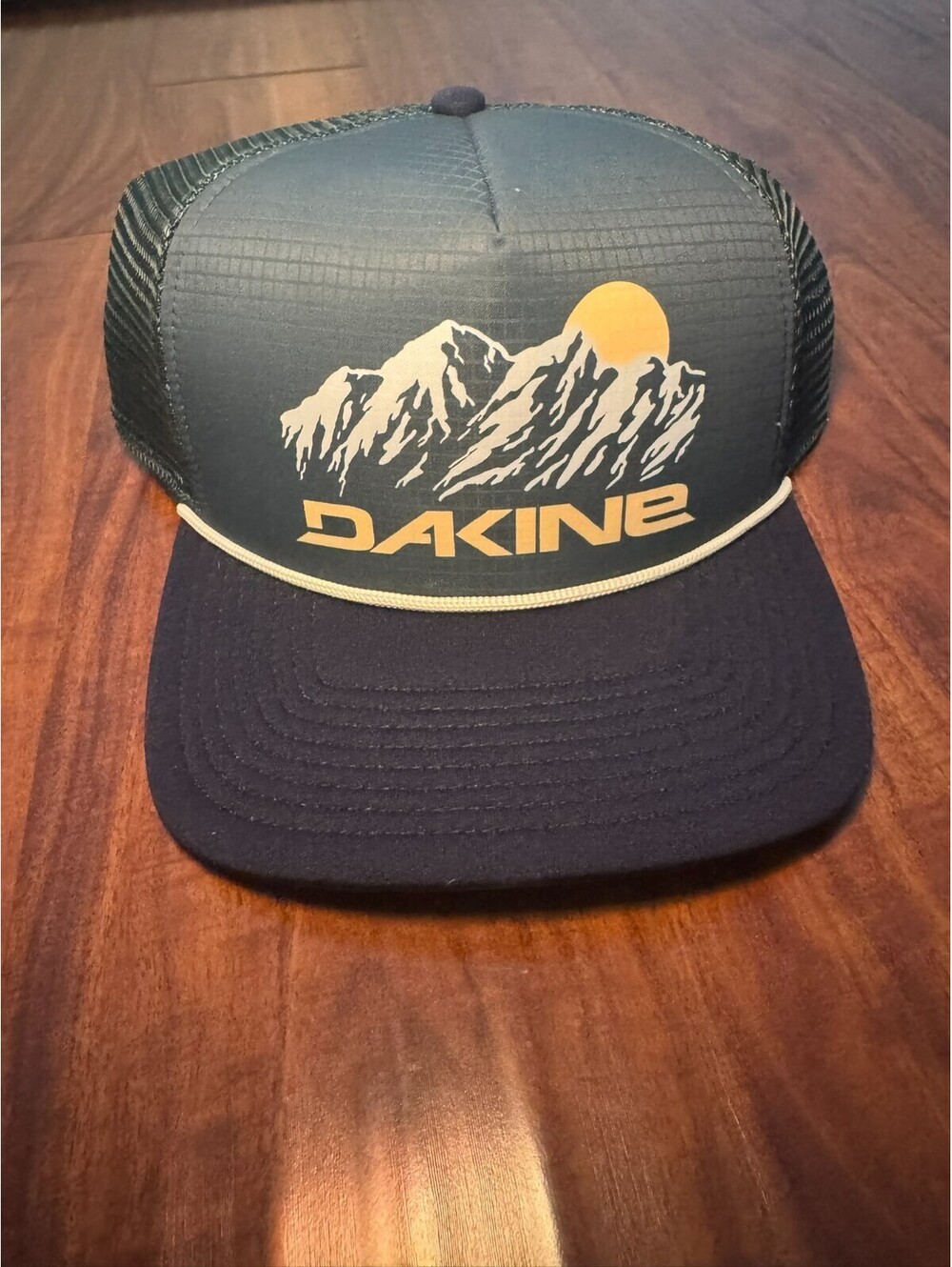 Dakine Mountains Trucker Hat Cap Snapback Adjustable Green Rope Outdoors Mesh